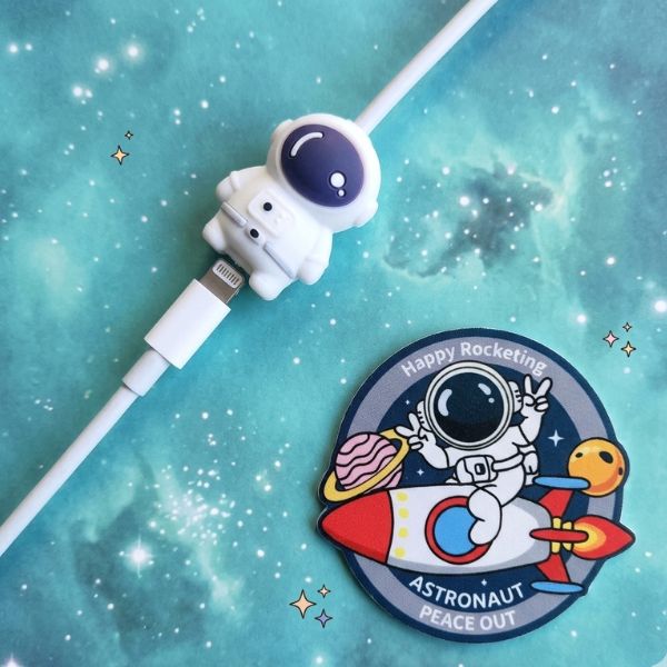 Pop Socket & Cartoon Cable Protector Set